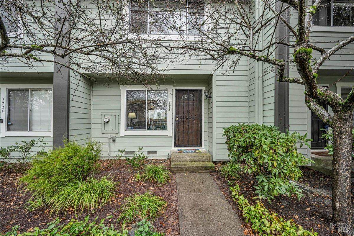 1722 Oldfield Way - Photo 1