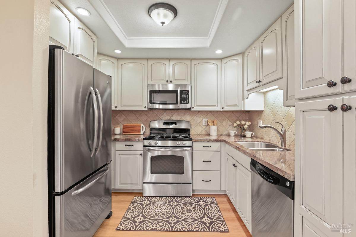 975 Santa Cruz Way - Photo 1