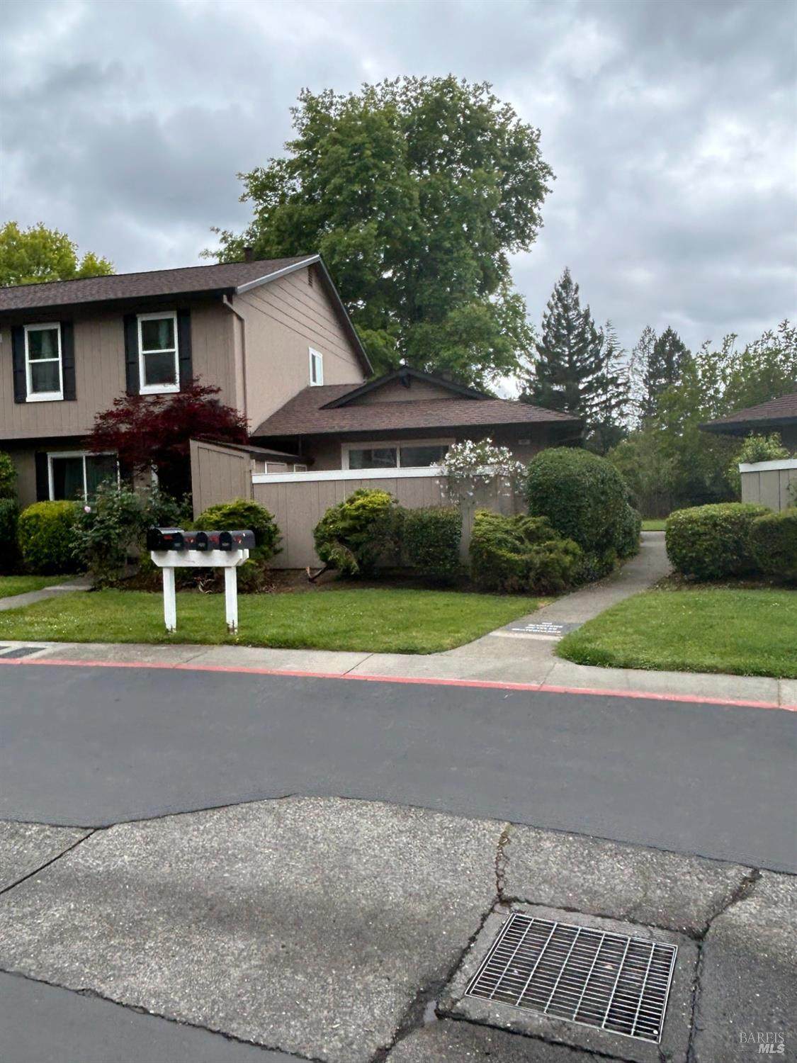311 Algiers Court - Photo 1