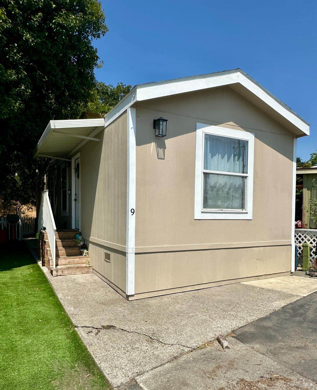 700 Shady Glen Road - Photo 1
