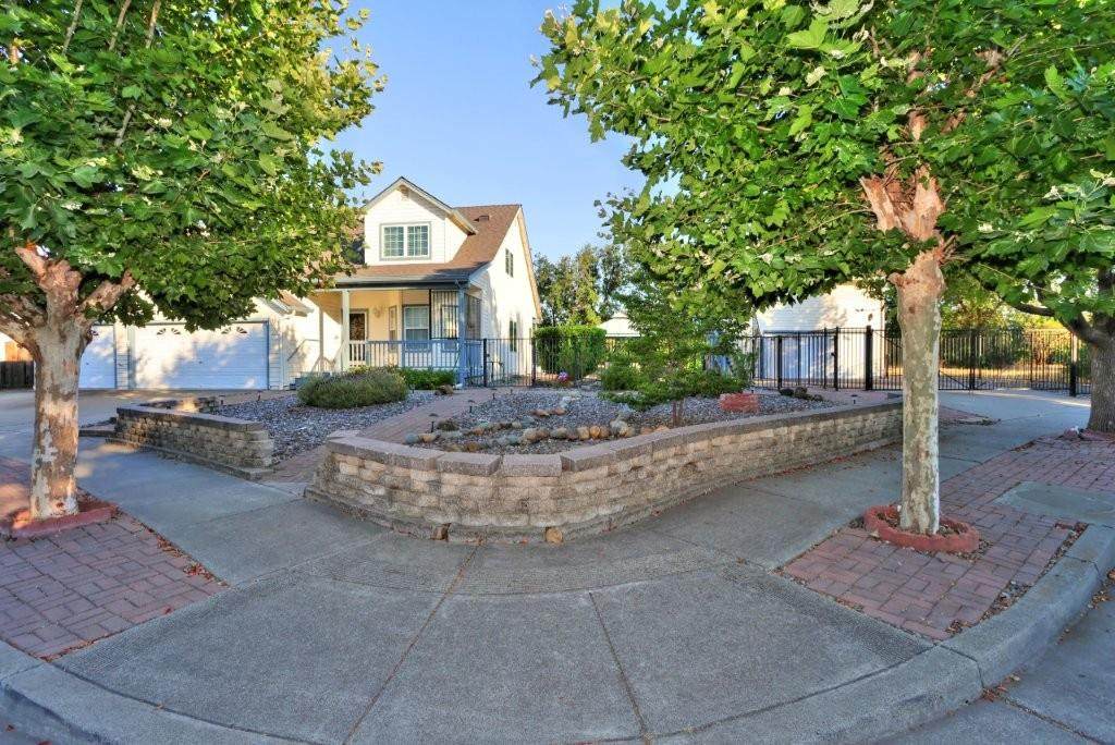 300 Creekside Way - Photo 1