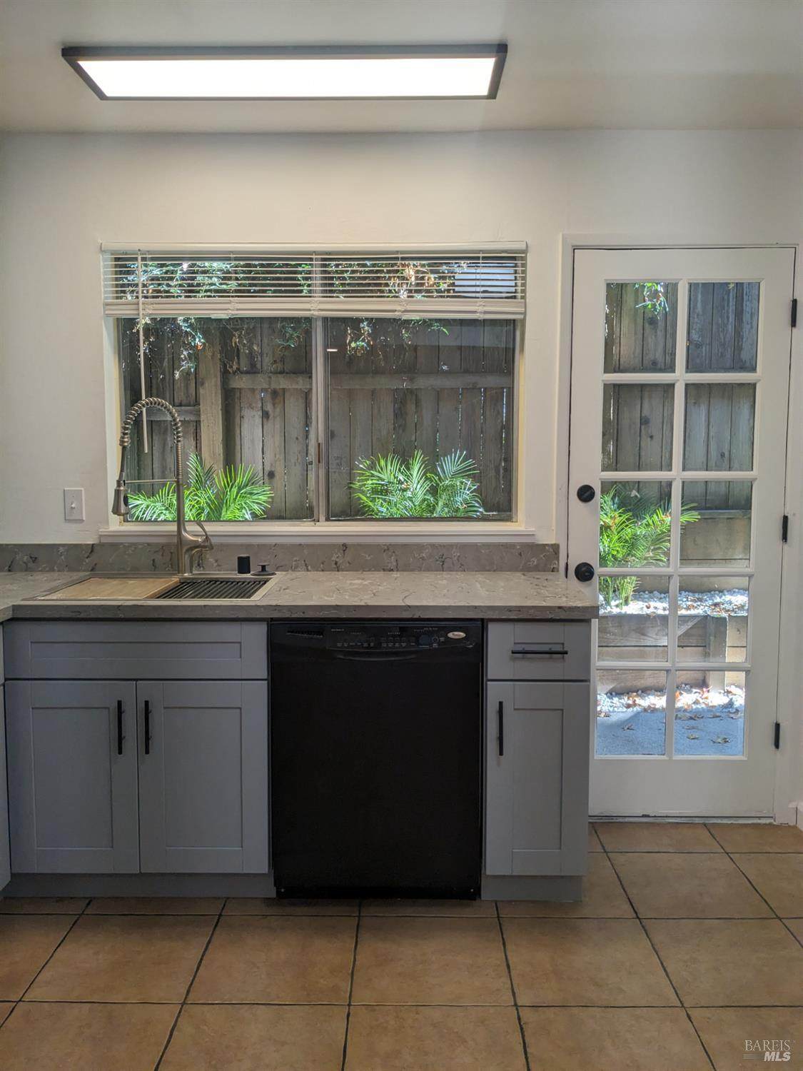 436 North Street - Photo 1