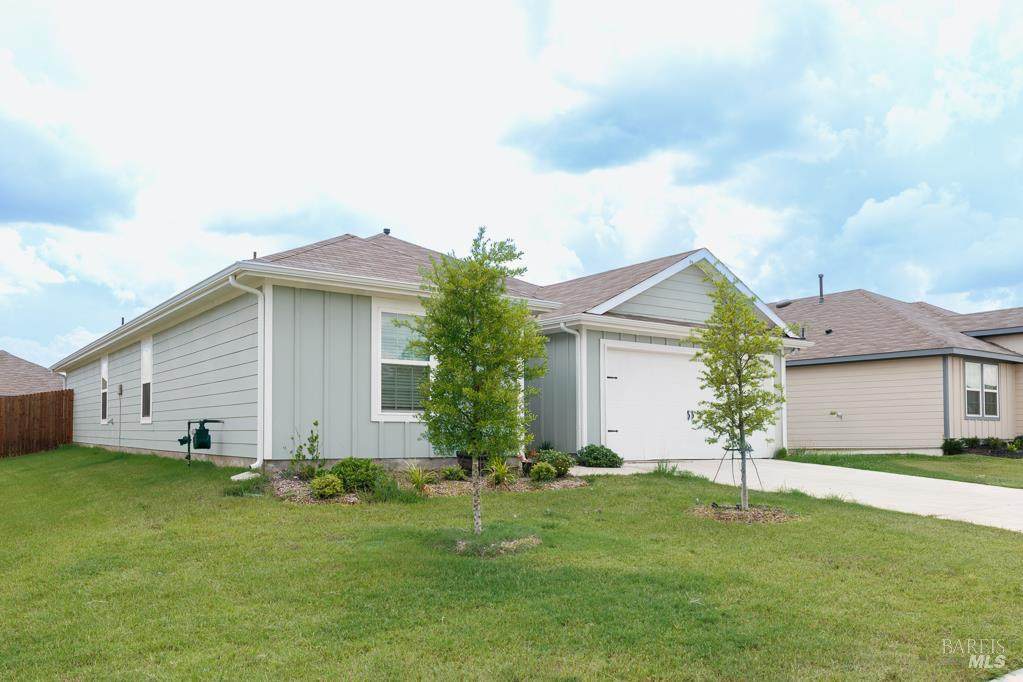 205 Weatherboard Drive - Photo 1