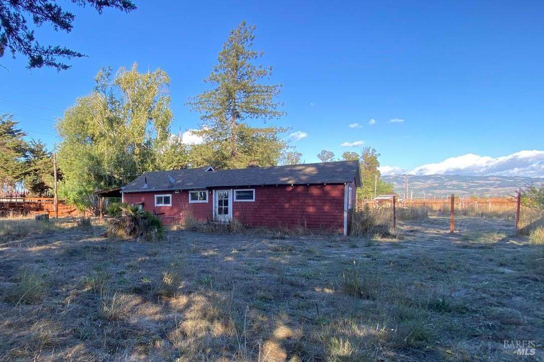 520 Railroad Avenue - Photo 1