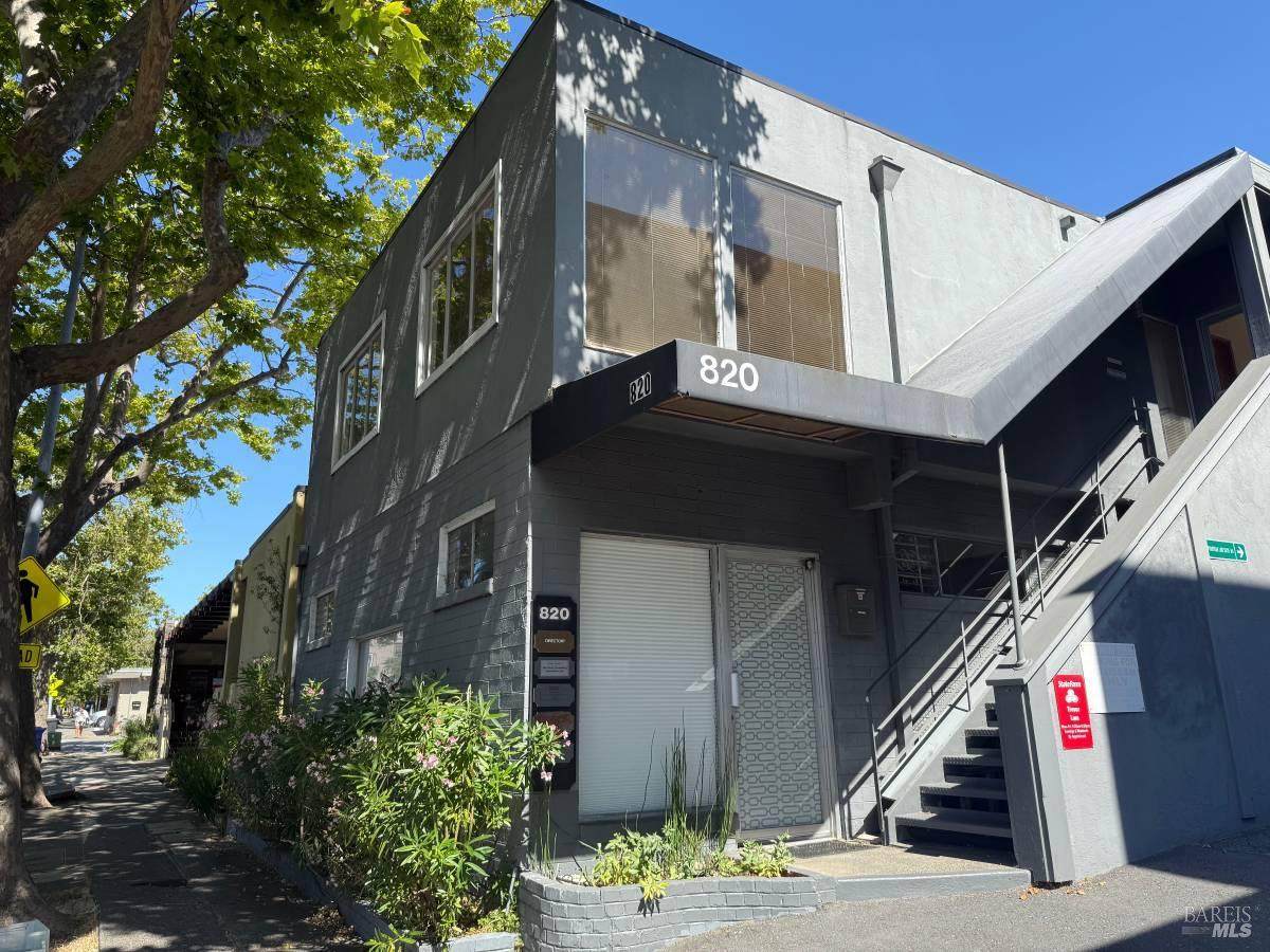 820 5th Avenue - Photo 1