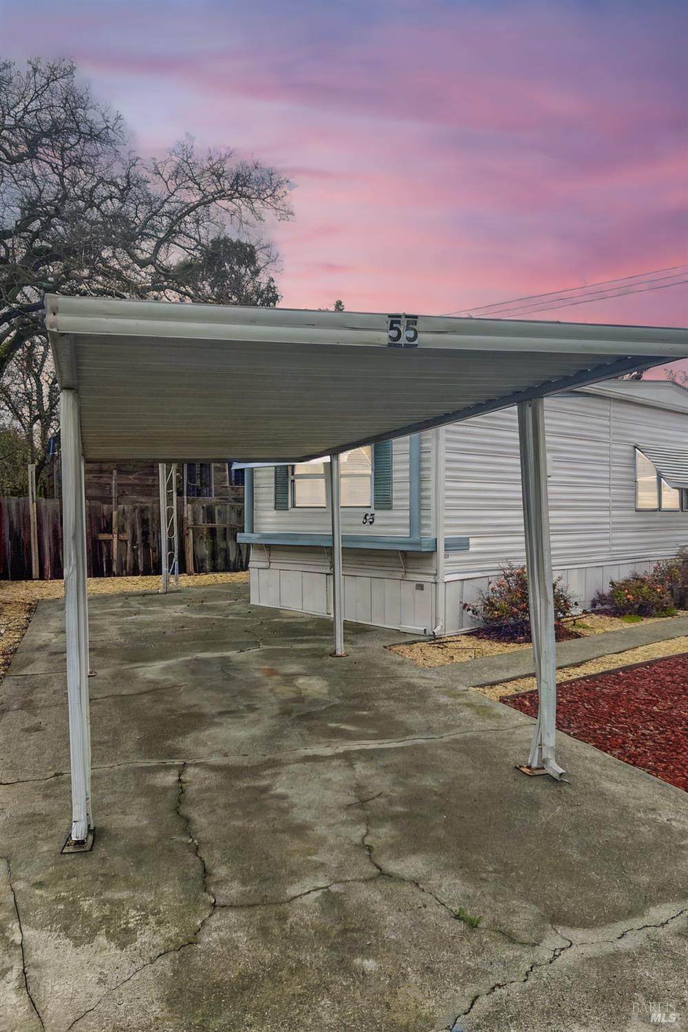 55 Plymouth Way - Photo 1