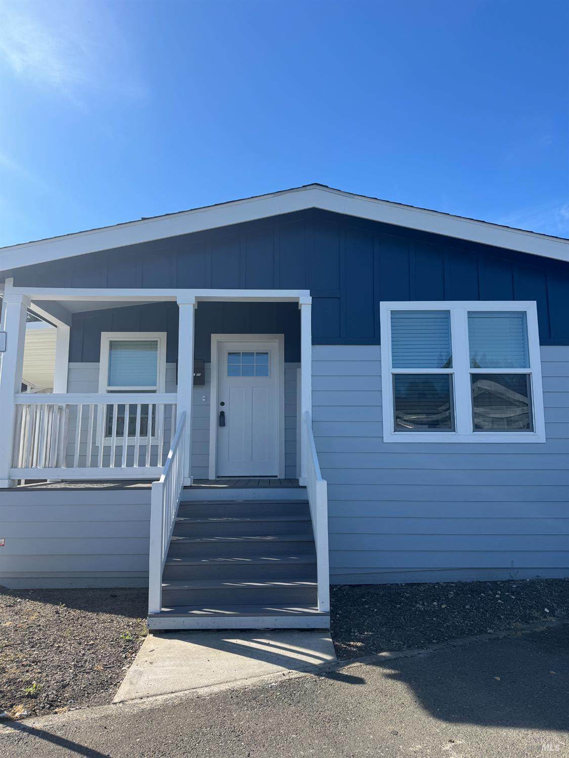 302 Floral Drive - Photo 1