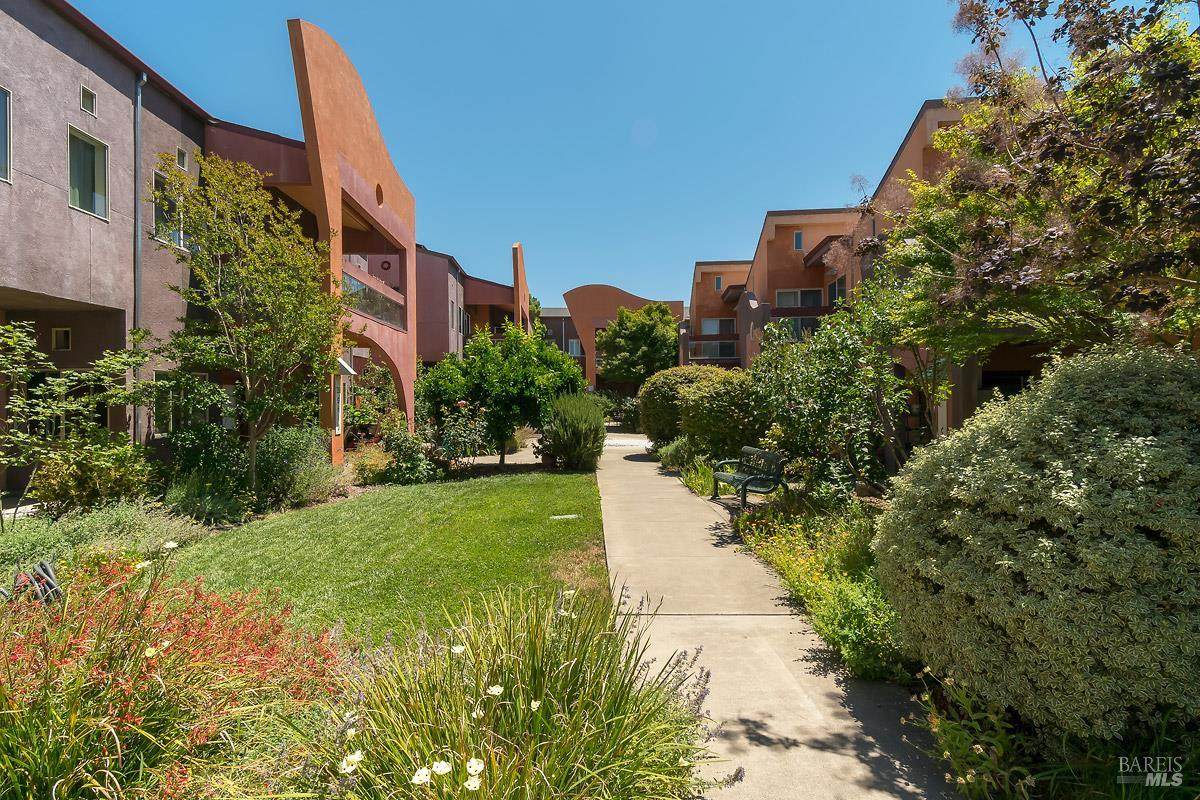 1354 Yulupa Avenue - Photo 1