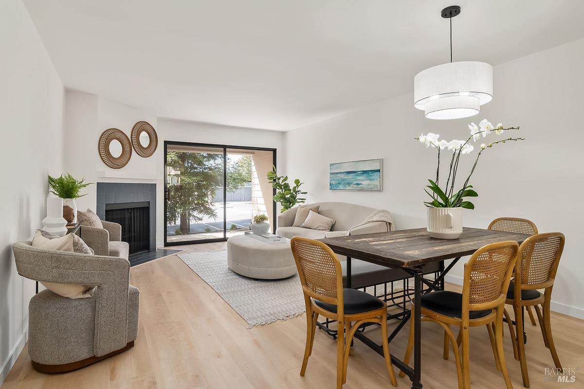 907 Via Casitas - Photo 1