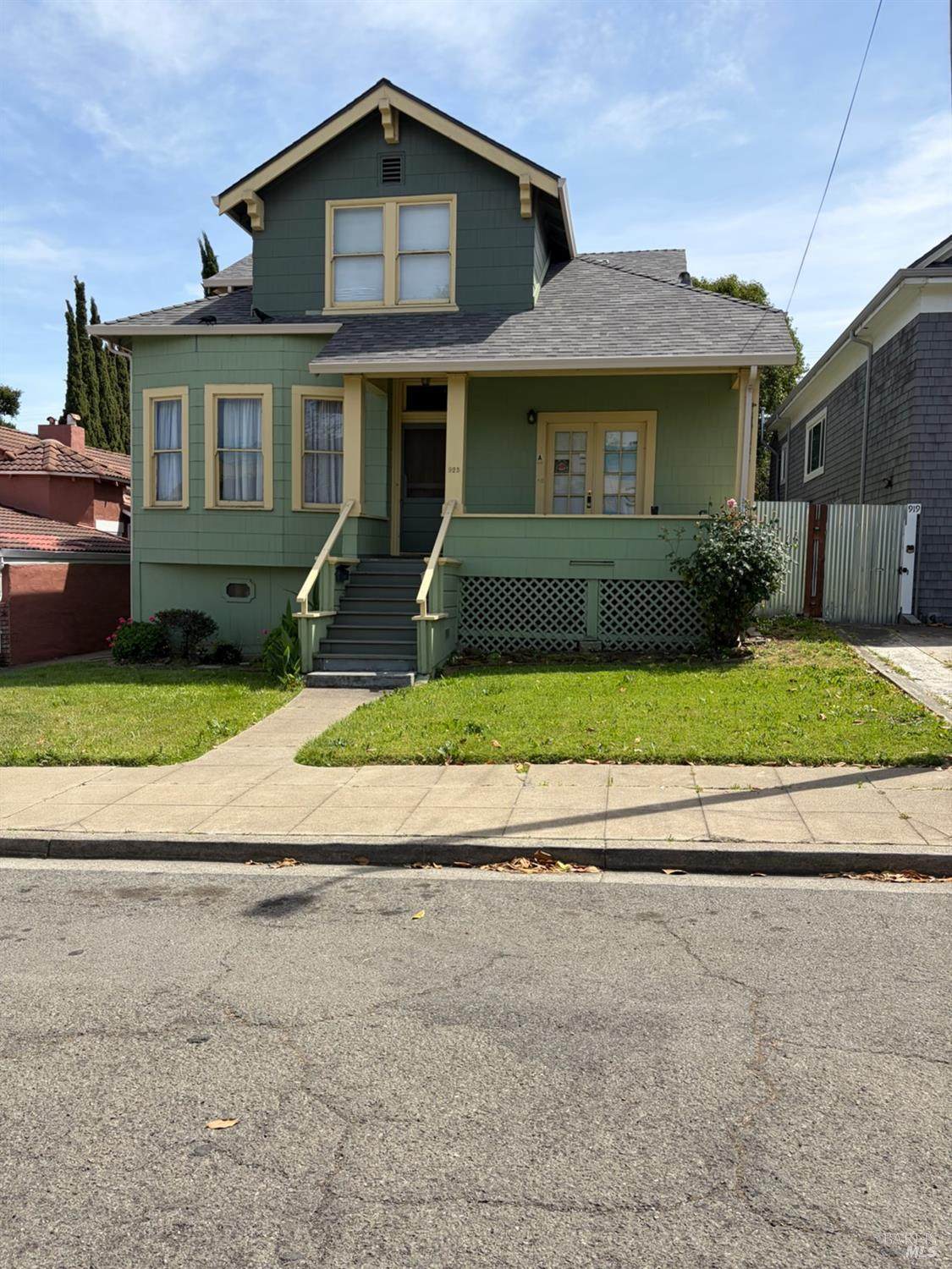 925 Virginia Street - Photo 1