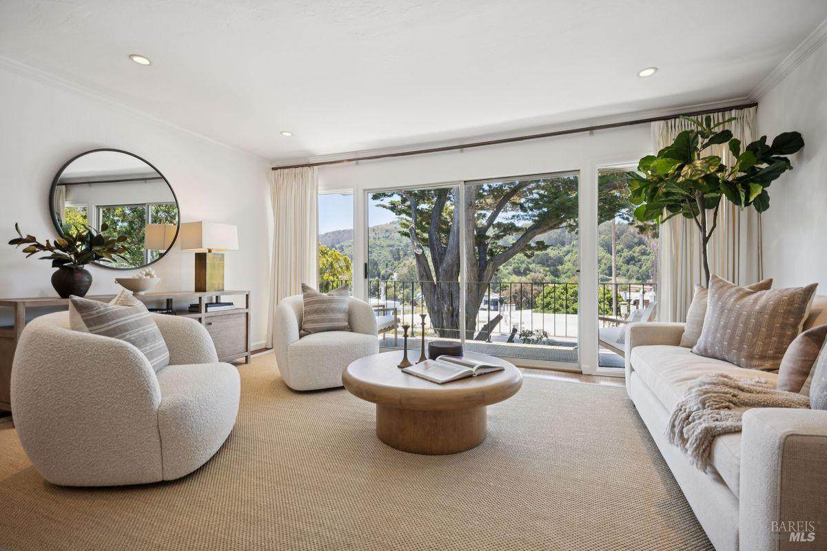 362 Eden Roc Drive - Photo 1