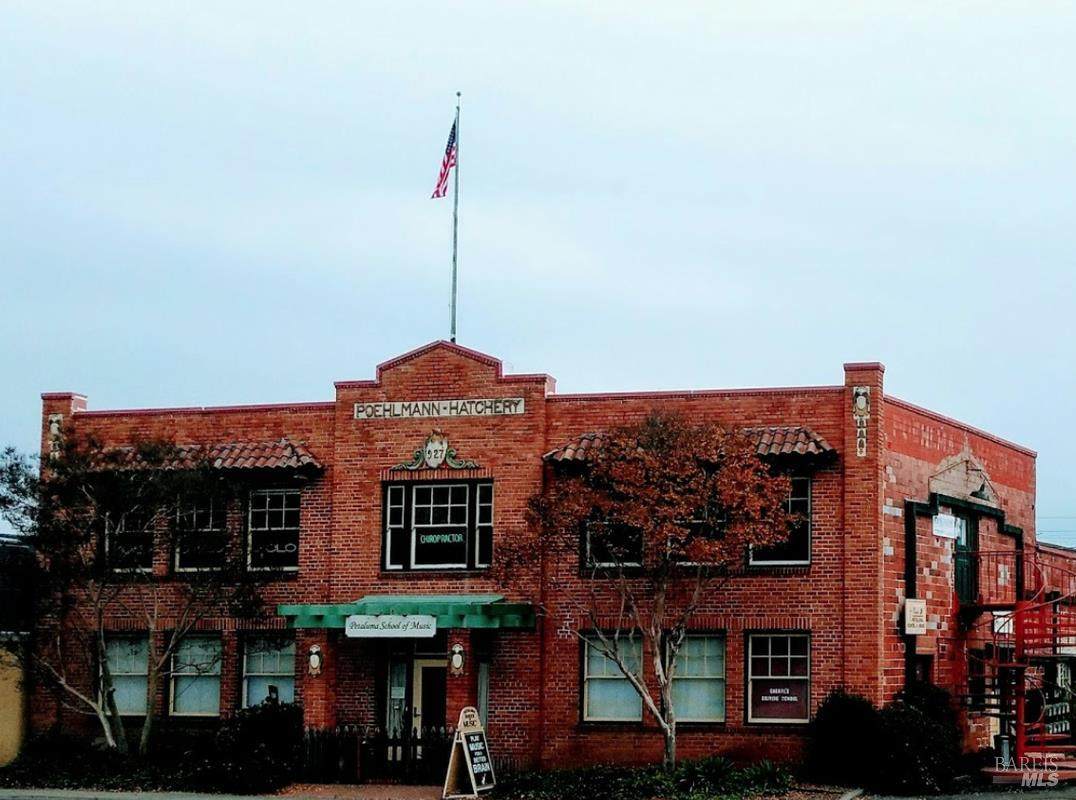 620 Petaluma Boulevard - Photo 1