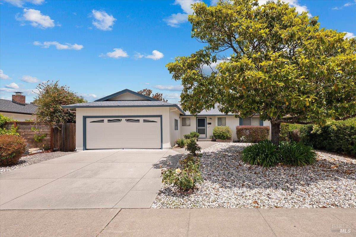 405 Ely Boulevard - Photo 1