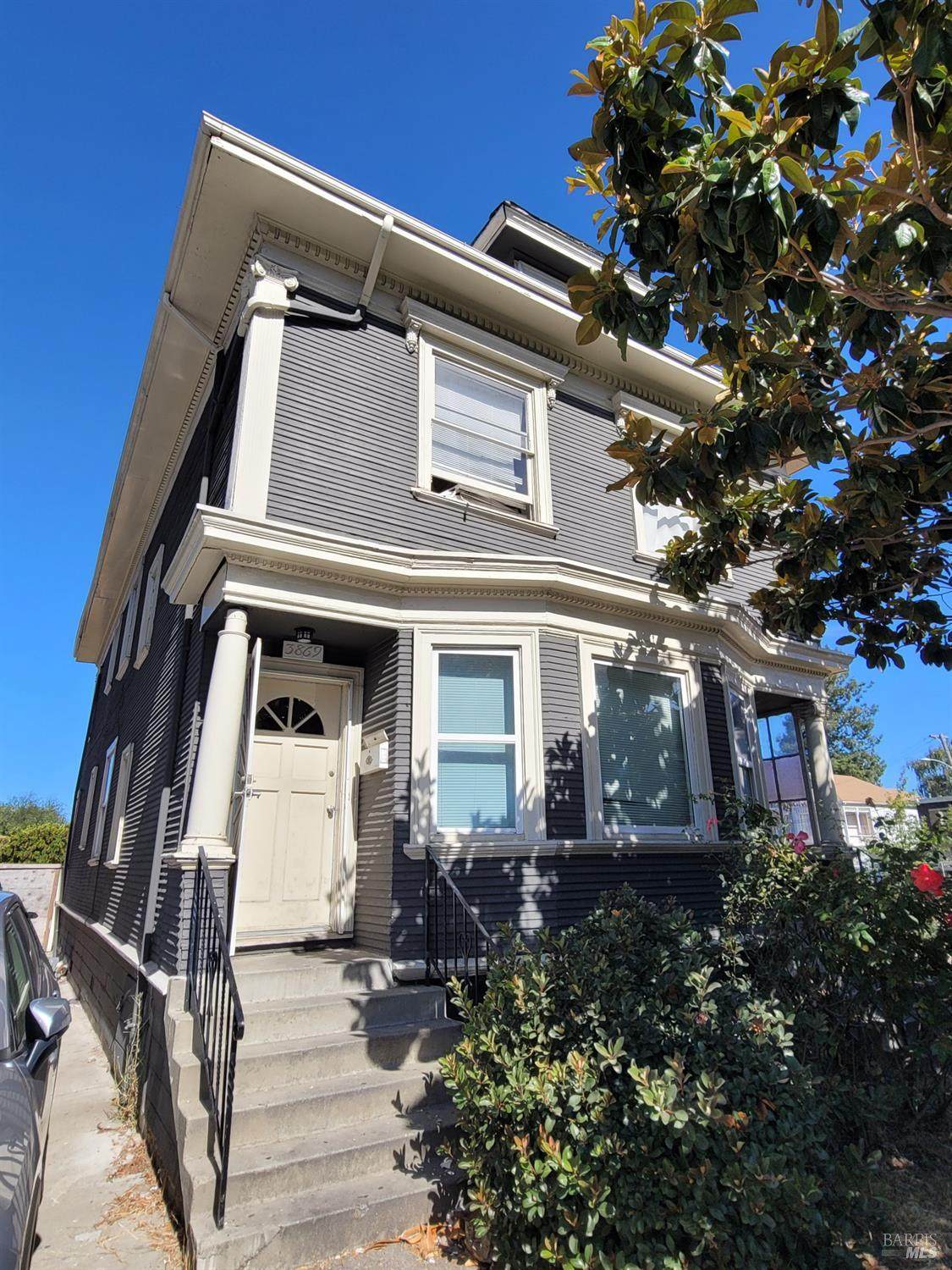 3869 M L King Jr Way - Photo 1