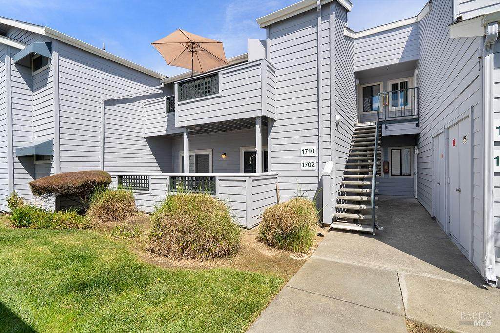 1201 Glen Cove Parkway - Photo 1