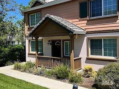 702 Daniels Avenue - Photo 1