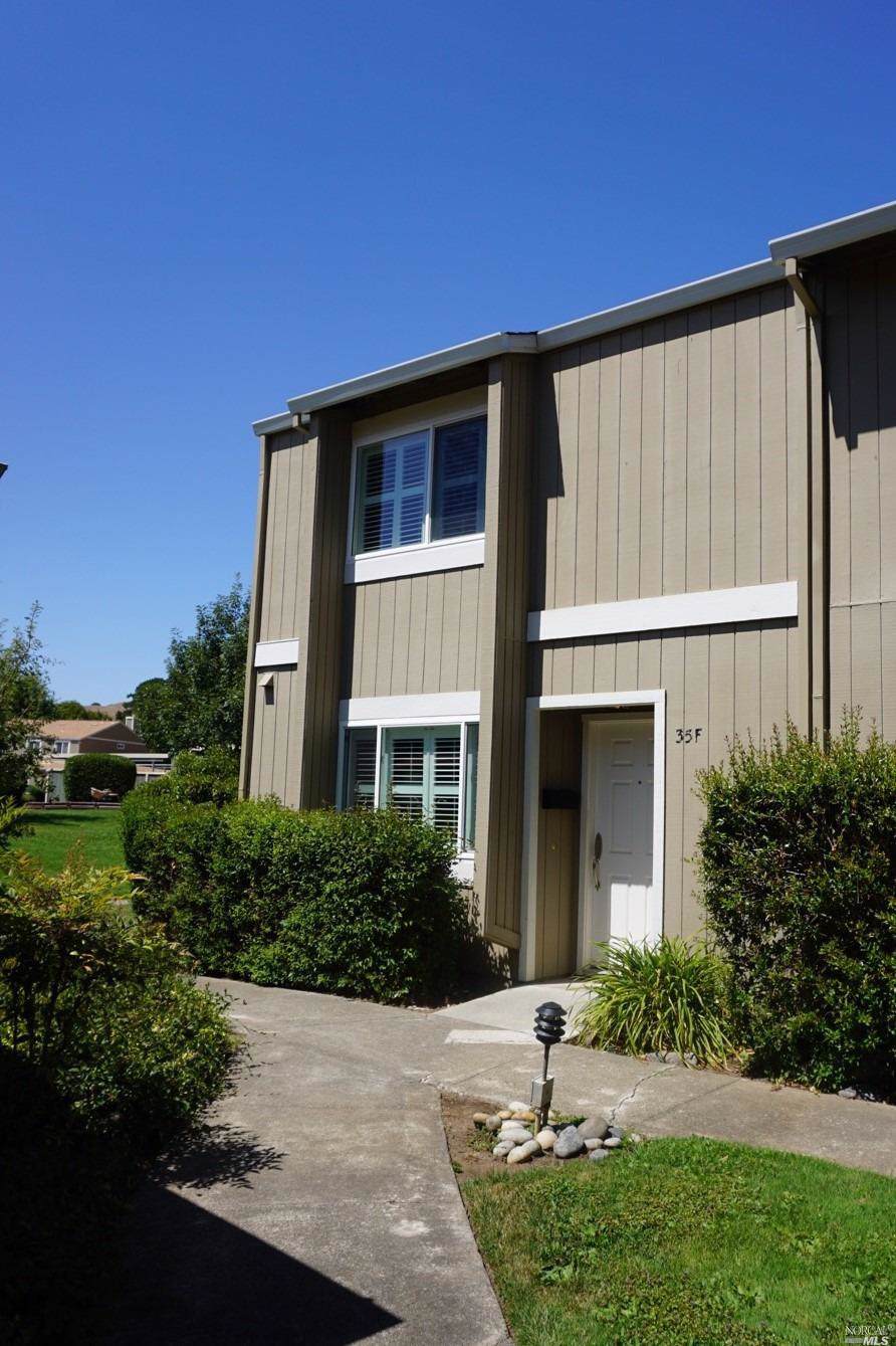 35 Oliva Drive - Photo 1