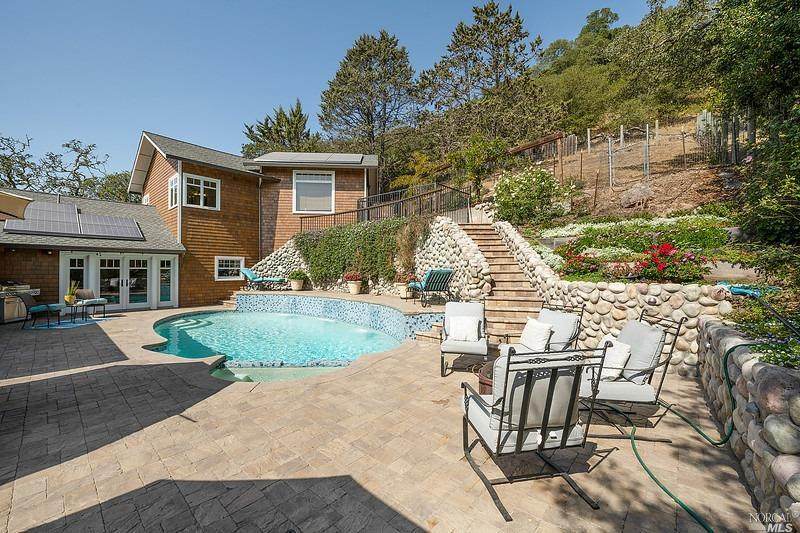 582 Spring Street - Photo 1