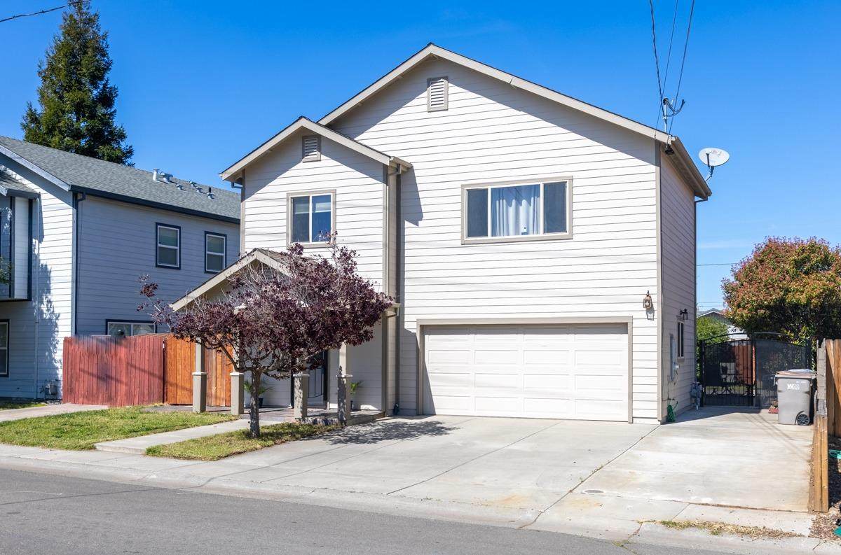 439 Russell Street - Photo 1