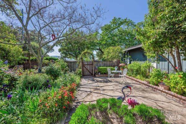 17621 Sunset Way - Photo 1
