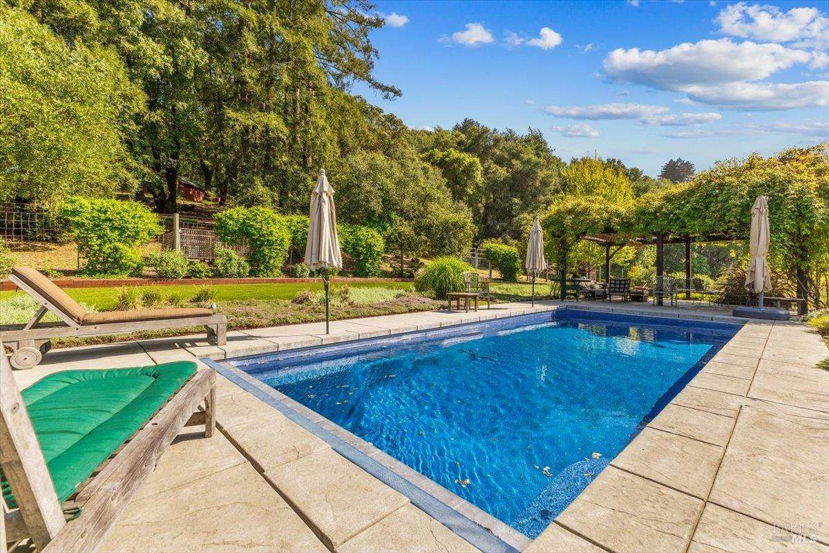 100 Zachary Lane - Photo 1