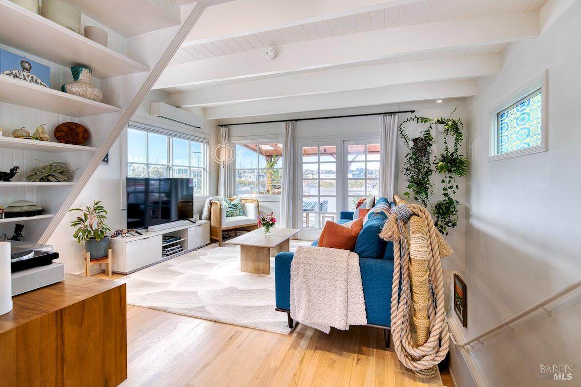 10 E Pier - Photo 1
