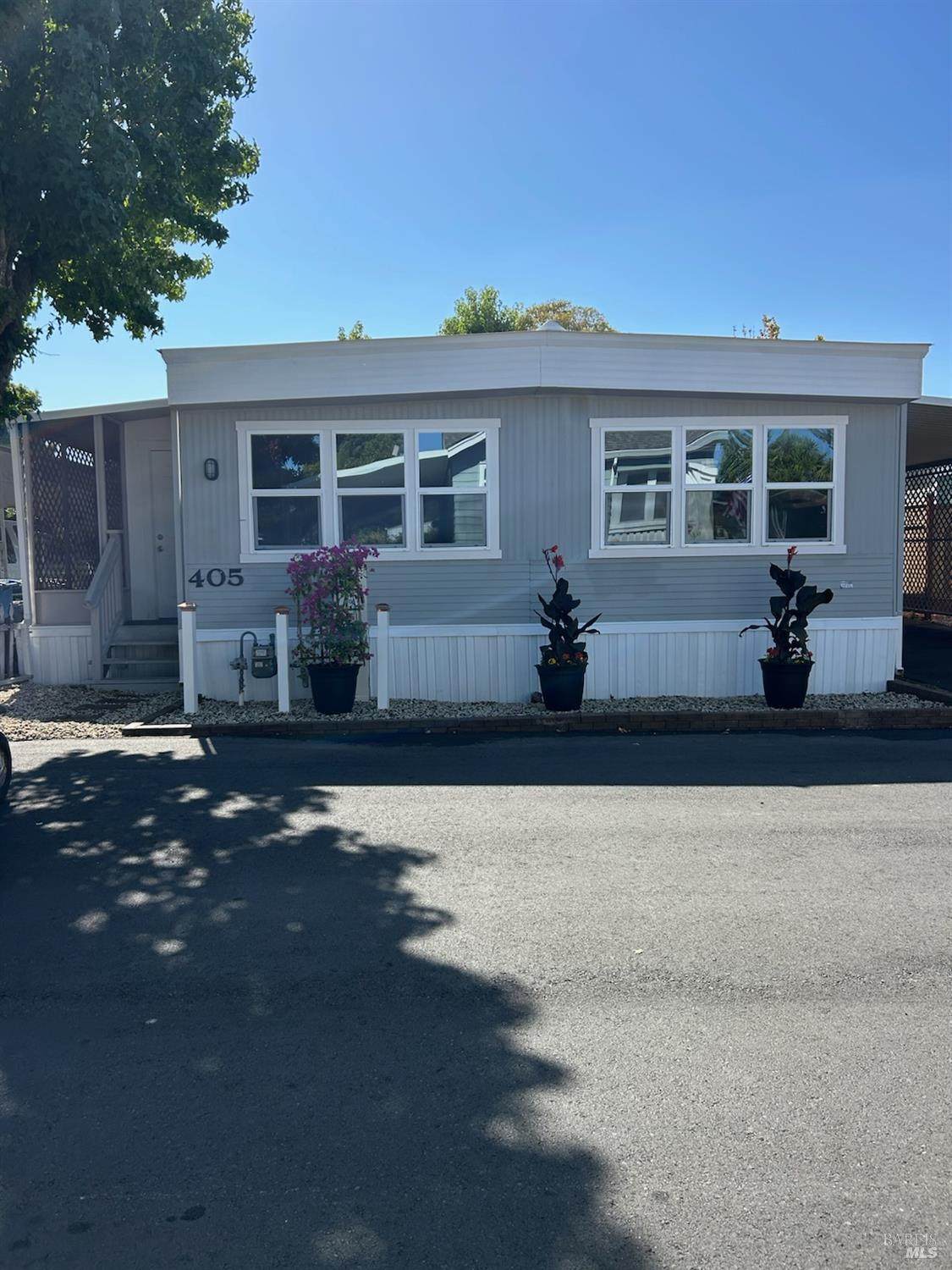 405 300 Stony Point Road - Photo 1