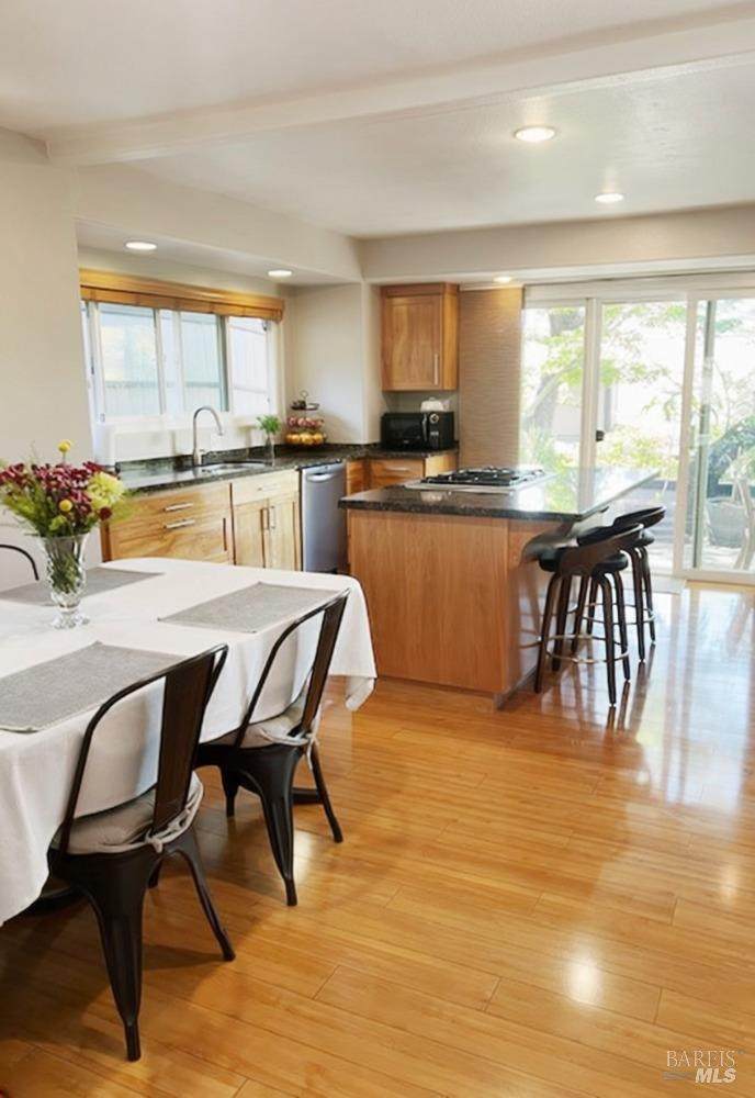 28 Elan Way - Photo 1
