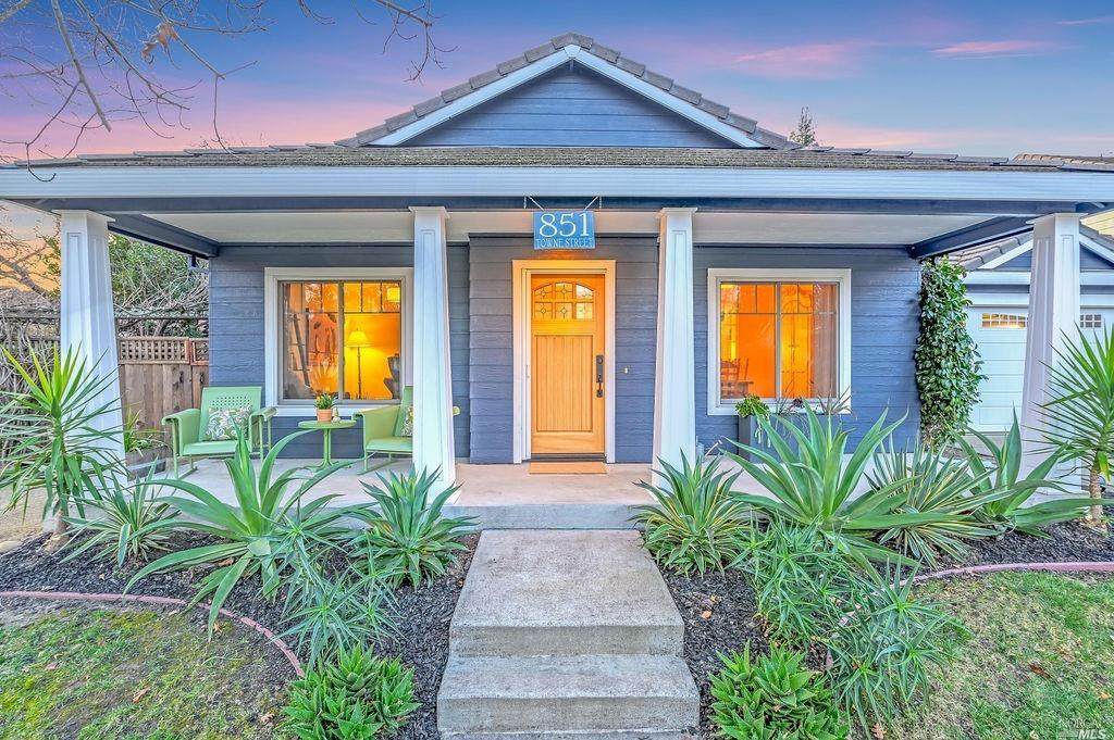 851 Towne Street - Photo 1