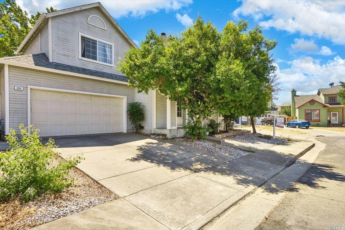 938 Shadywood Circle - Photo 1