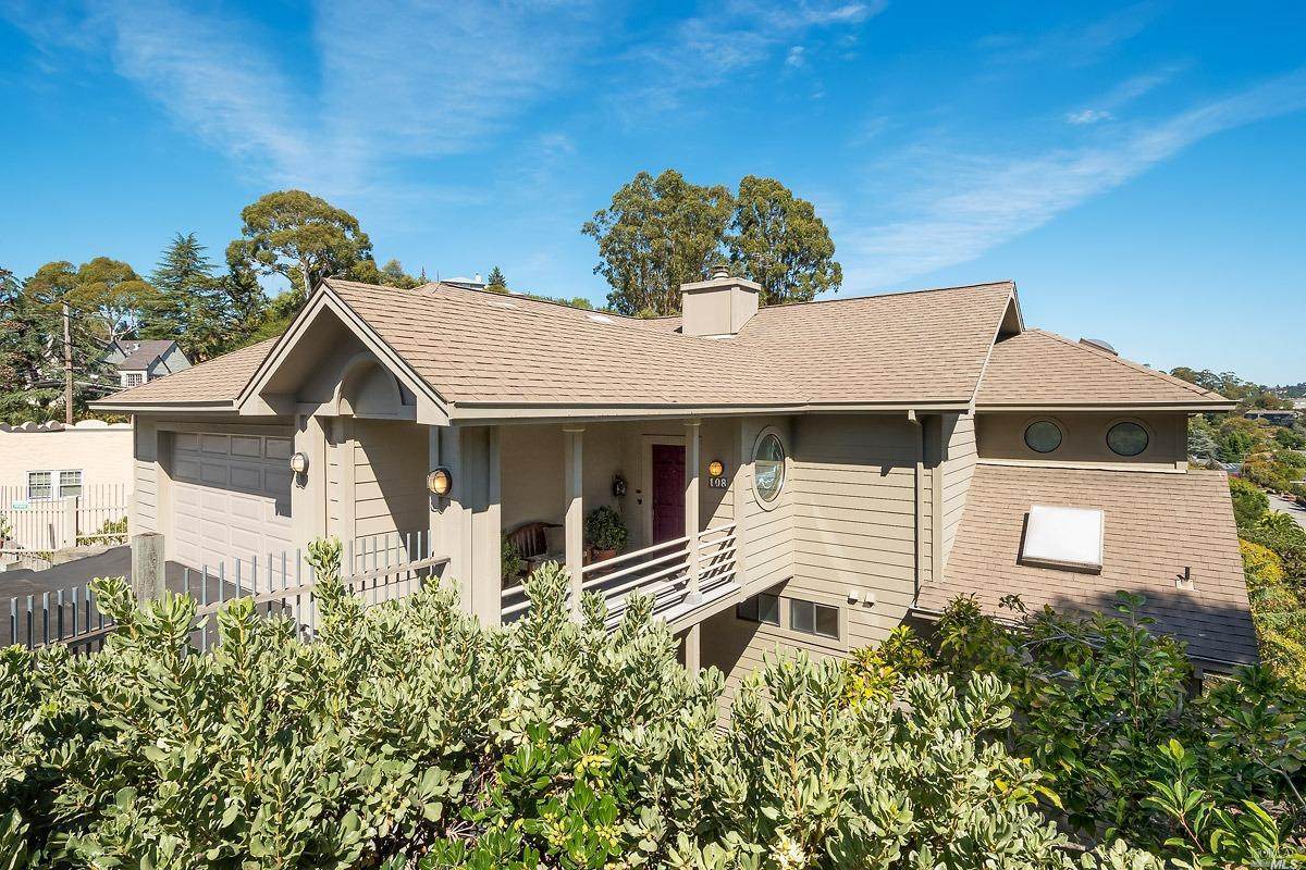 108 Marina Court Drive - Photo 1