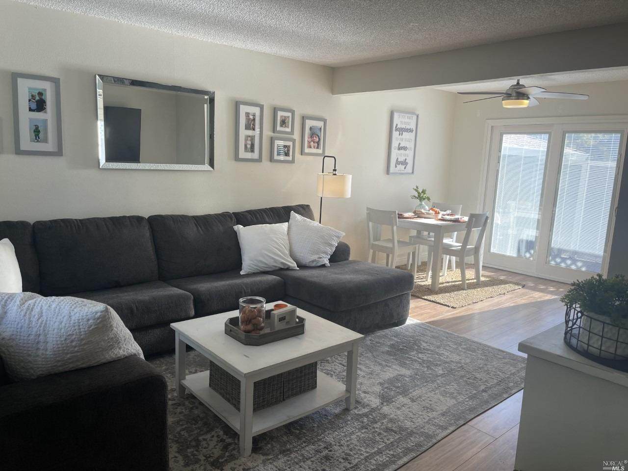 5 Oliva Drive - Photo 1