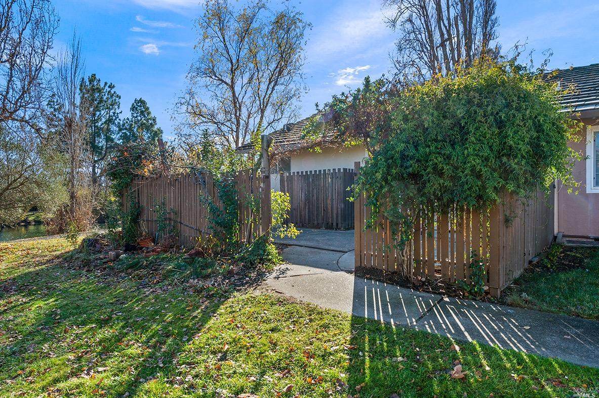9 Vineyard Circle - Photo 1