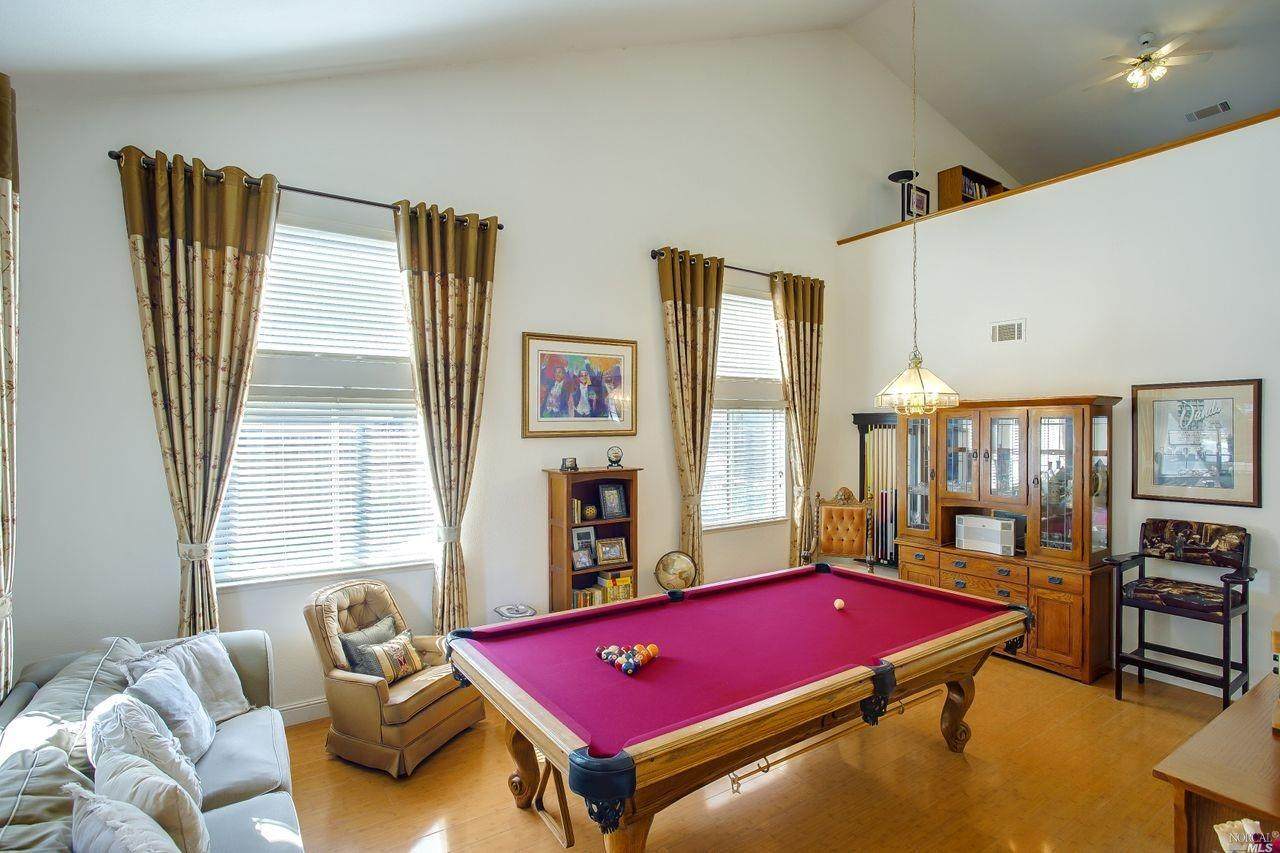 685 Hansen Court - Photo 1