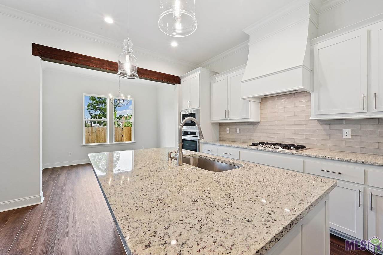 8942 Magnolia View Dr - Photo 1
