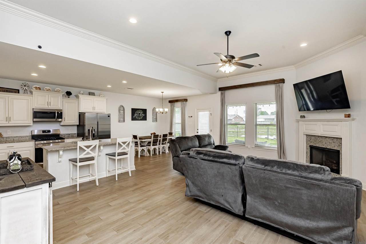 40256 Maddie Dr - Photo 1