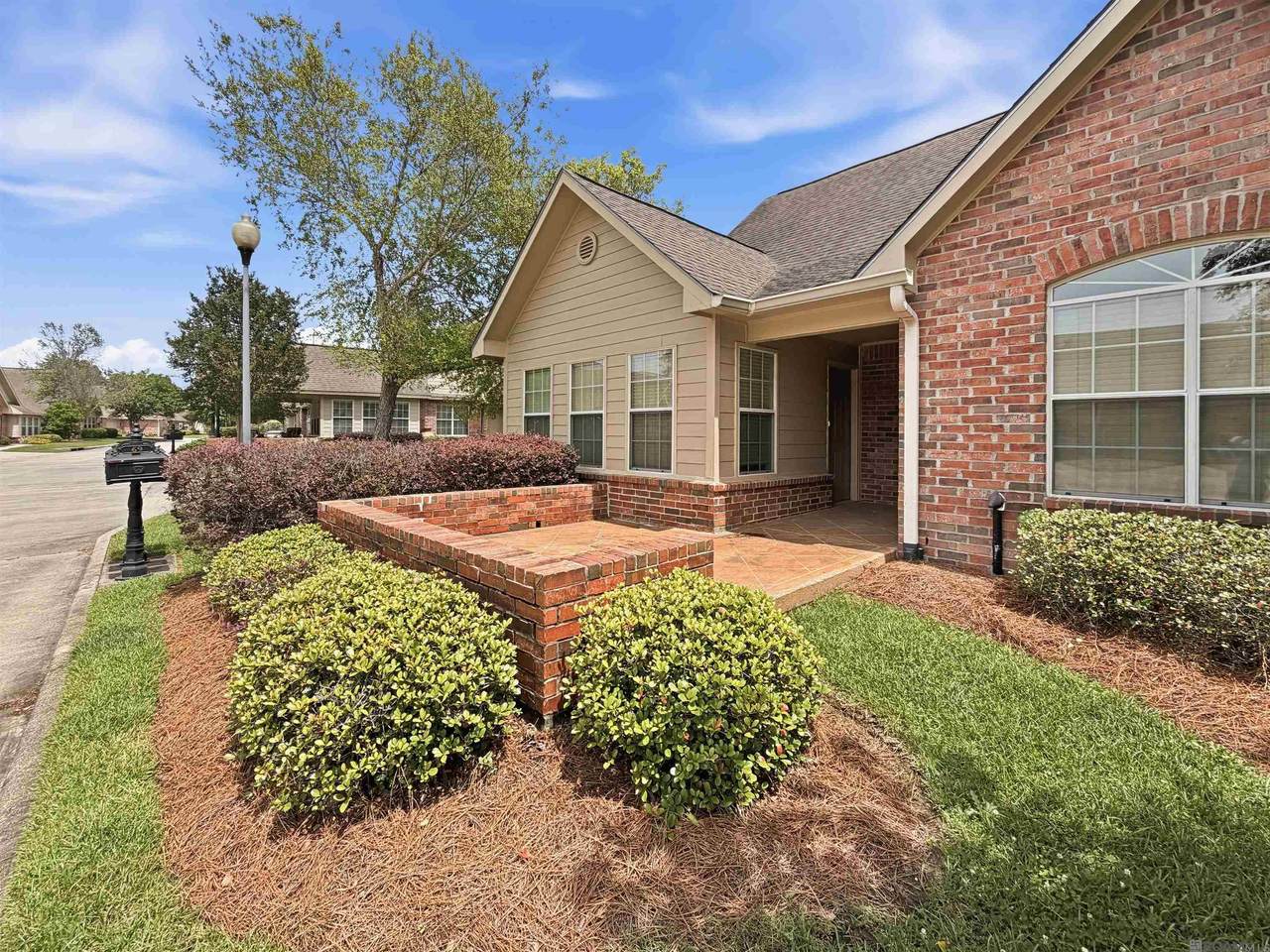 7111 Village Charmant - Photo 1