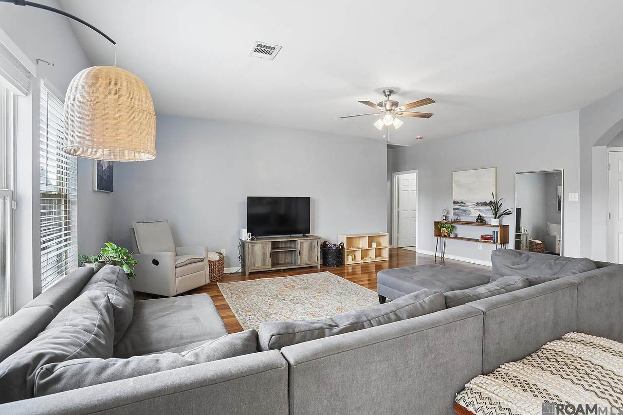 13019 Vermillion Dr - Photo 1