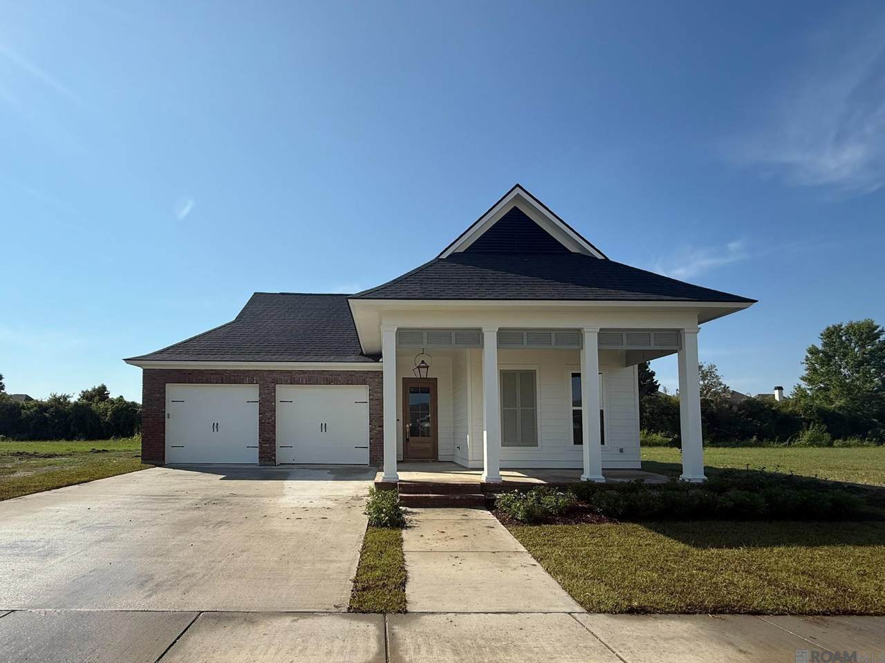 2711 Shore Side Avenue - Photo 1