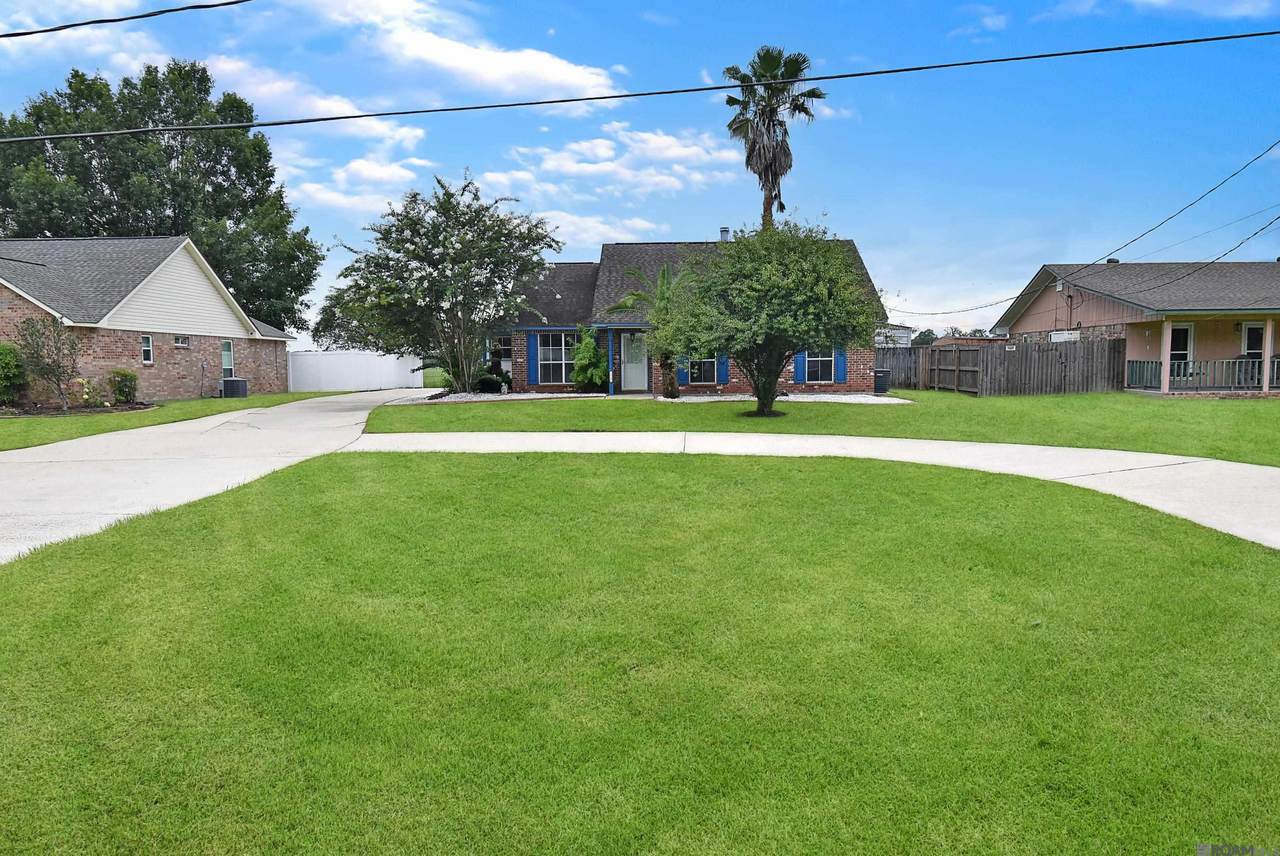 10290 Lake Park Ave - Photo 1
