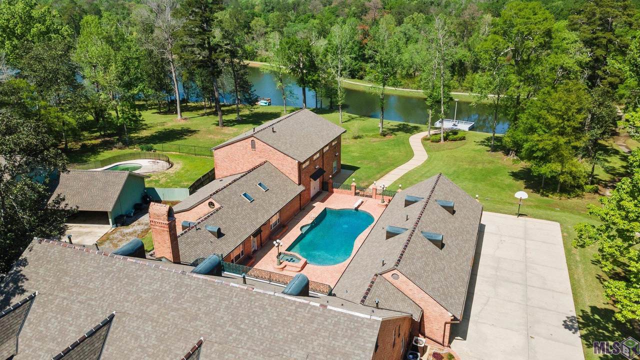 19527 Creekround Ave - Photo 1