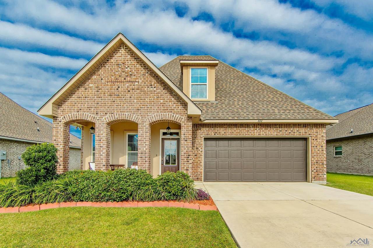 396 Highland Oaks Ave - Photo 1