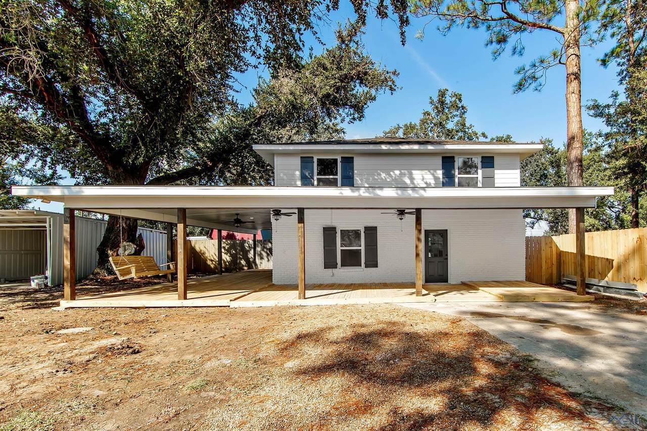 412 Julia St - Photo 1