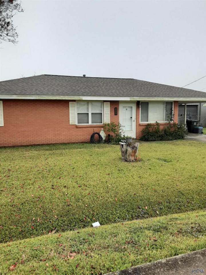 215 Mike St - Photo 1