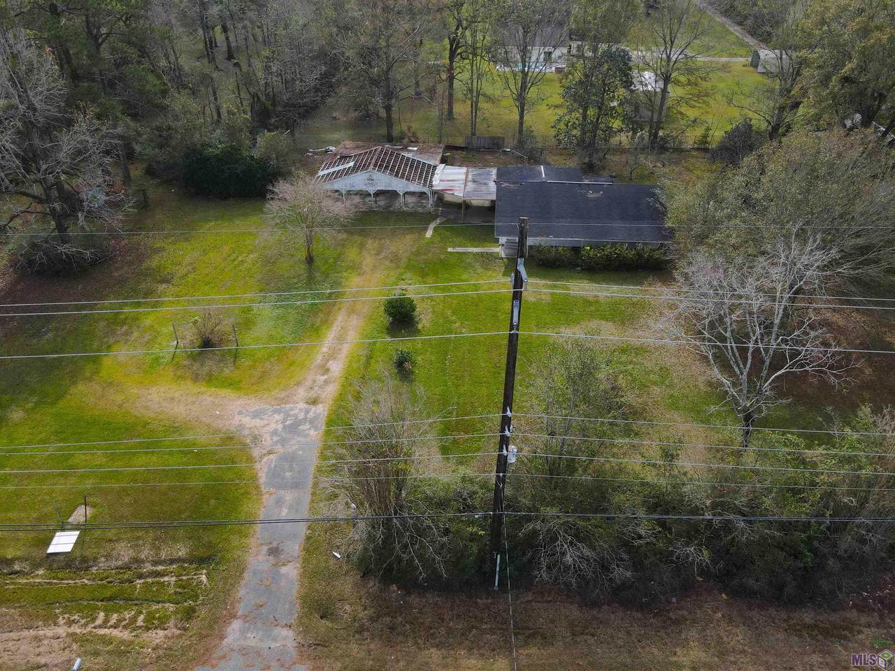 8894 Florida Blvd - Photo 1