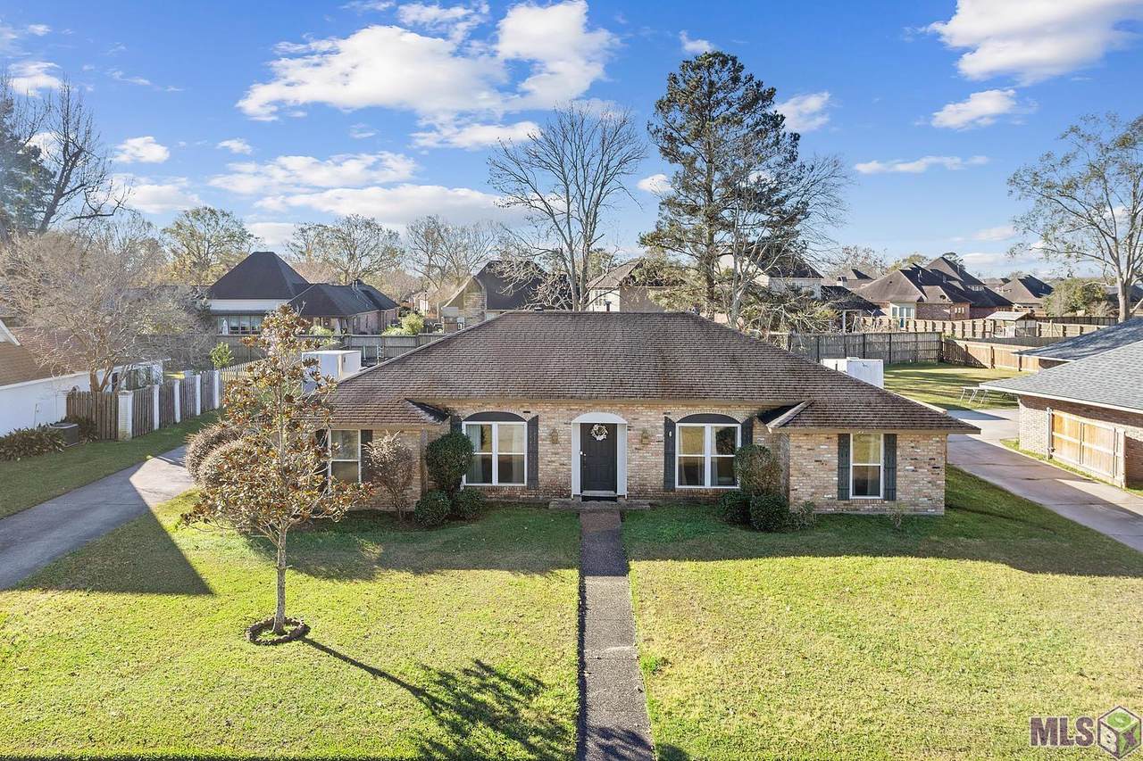 15836 Shenandoah Ave - Photo 1