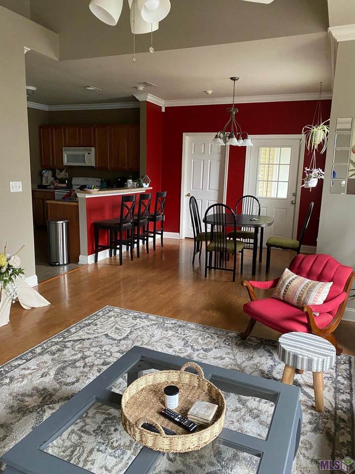 4441 Burbank Dr - Photo 1
