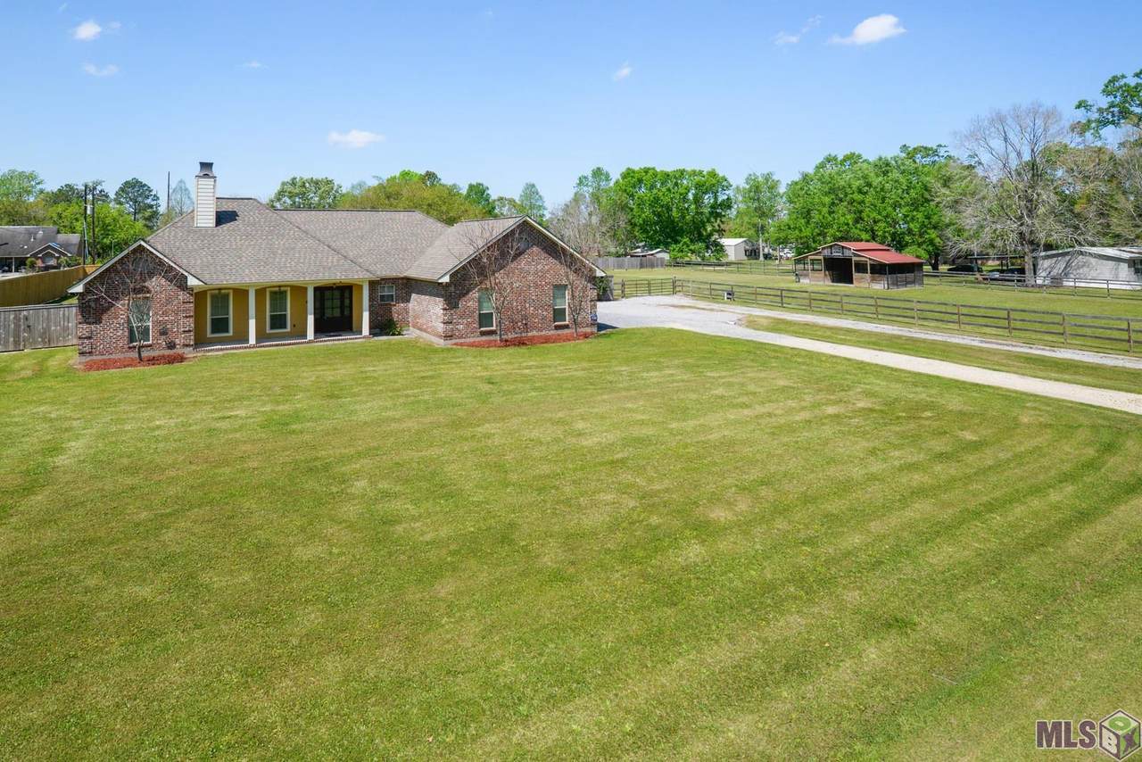 17037 Savannah Dr - Photo 1