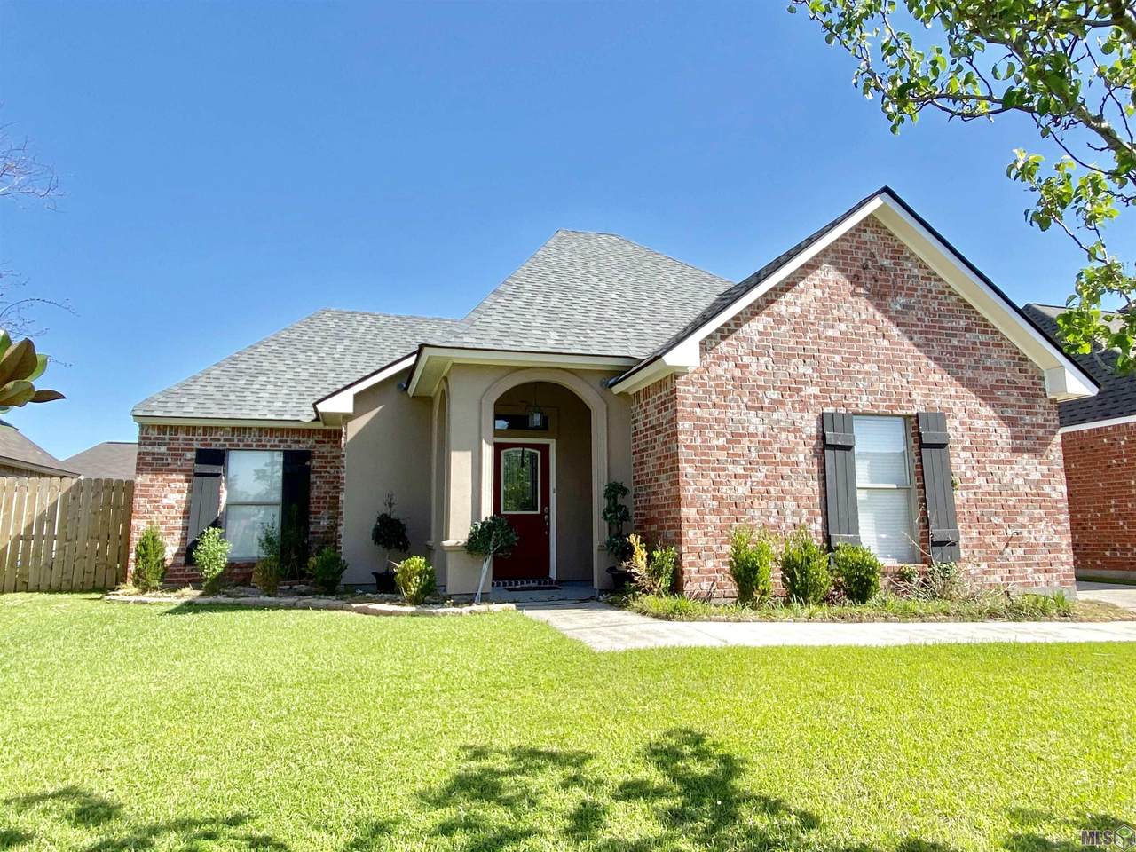 40506 Cross Creek Ave - Photo 1
