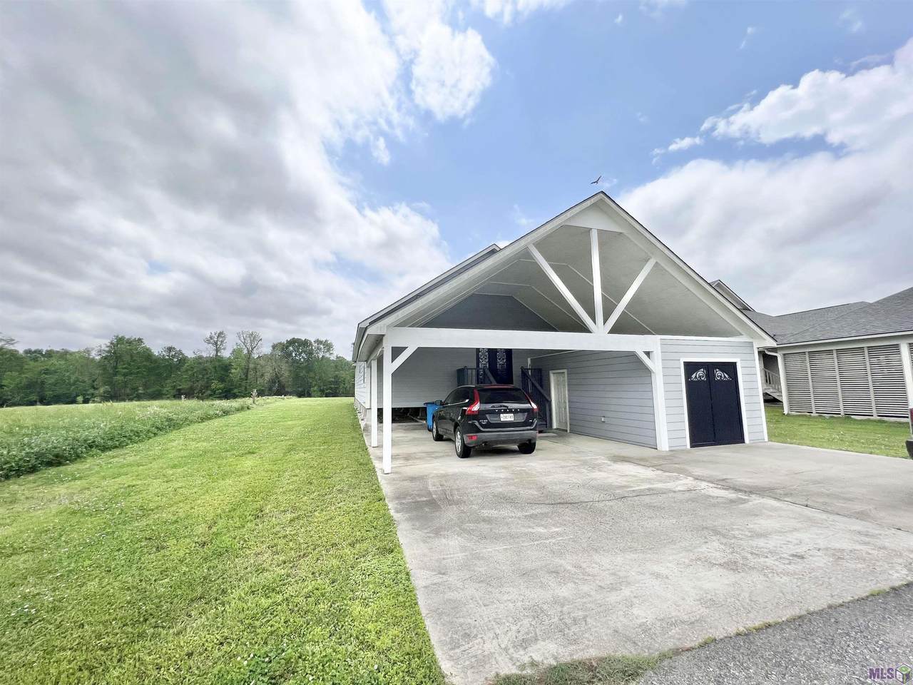 5669 Island Rd - Photo 1